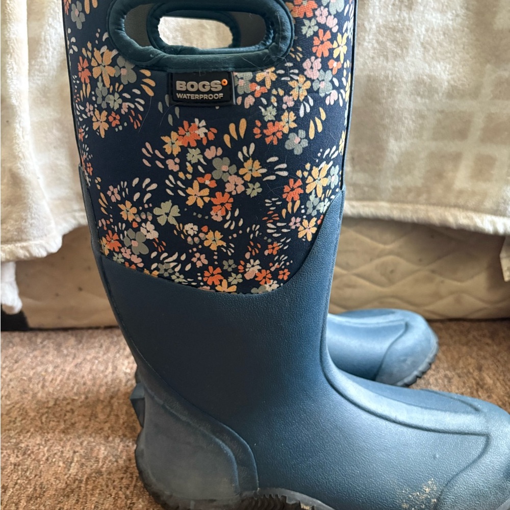 Bogs Navy Floral Waterproof Pull-On Rain Boots